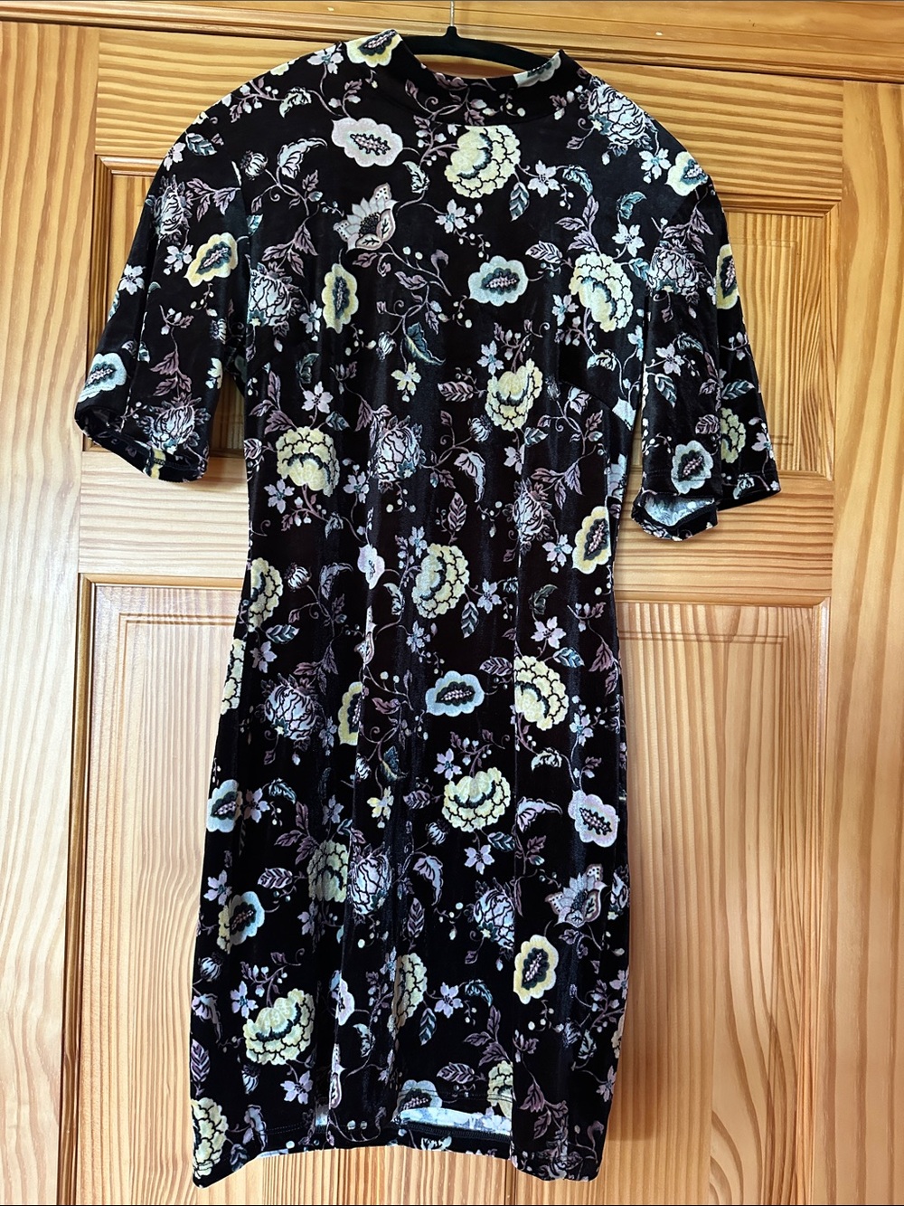 Current-Project Floral Velvet Short Sleeve Dress - Black Floral size S